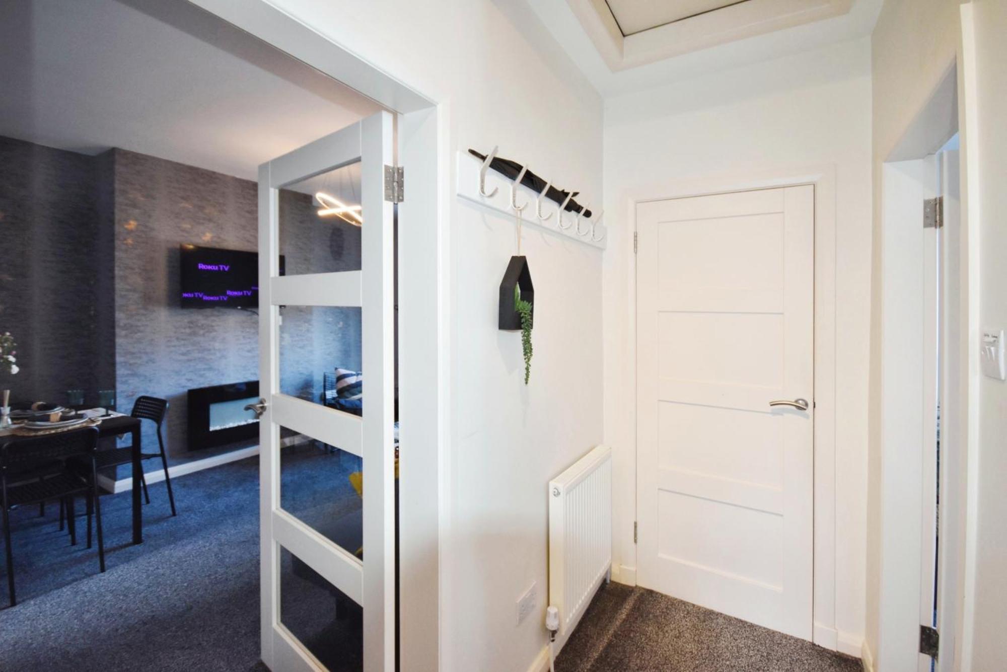 Glasgow Modern Style Home , Separate Entrance Buitenkant foto